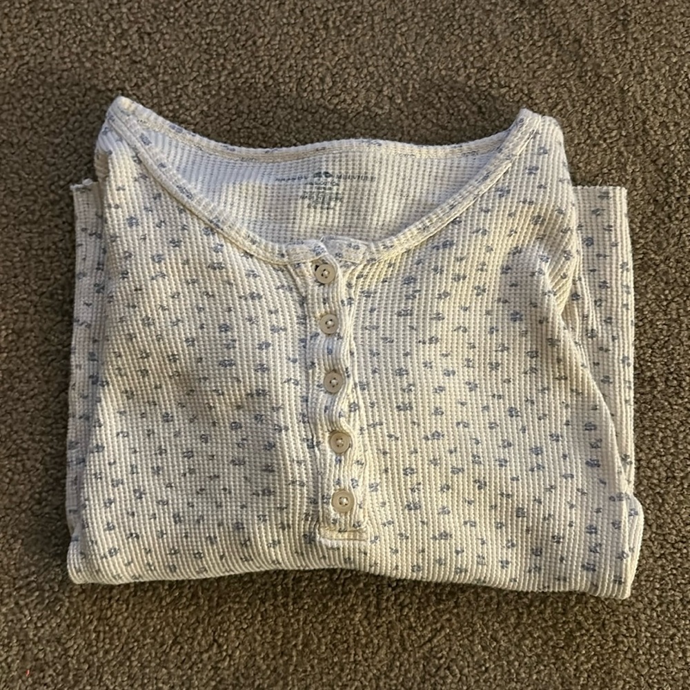 Brandy Melville long sleeve floral top